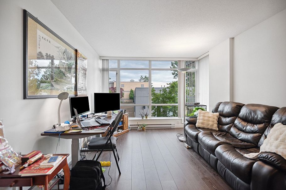 302 4818 Eldorado Mews Vancouver, BC - 2