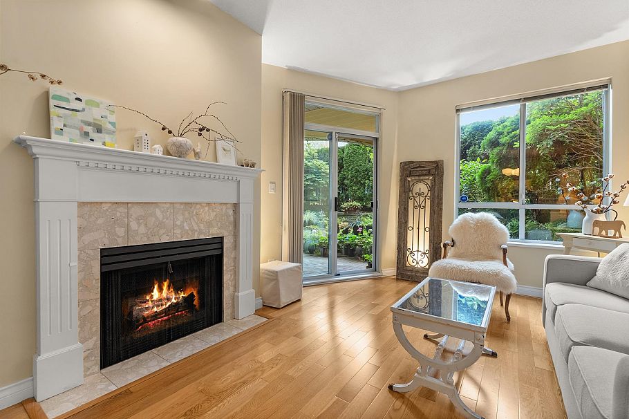 212 360 E 36th Avenue Vancouver, BC - 5