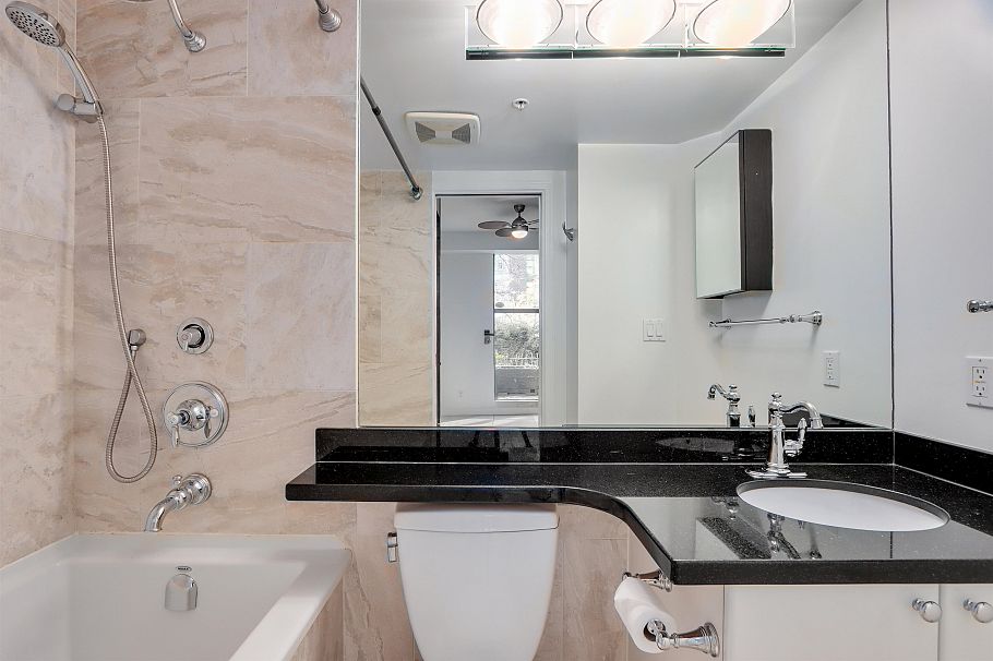 936 Richards Street Vancouver, BC - 30