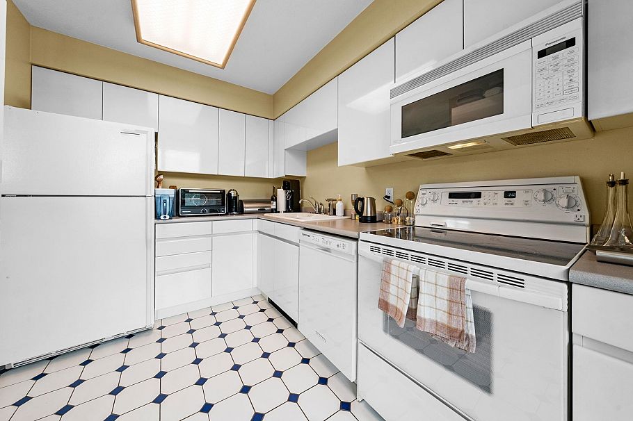 1106 1327 E Keith Road North Vancouver, BC - 17