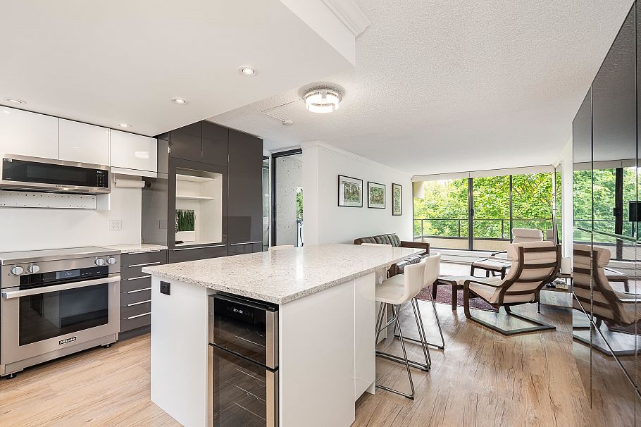 201 1995 Beach Avenue Vancouver, BC - 6