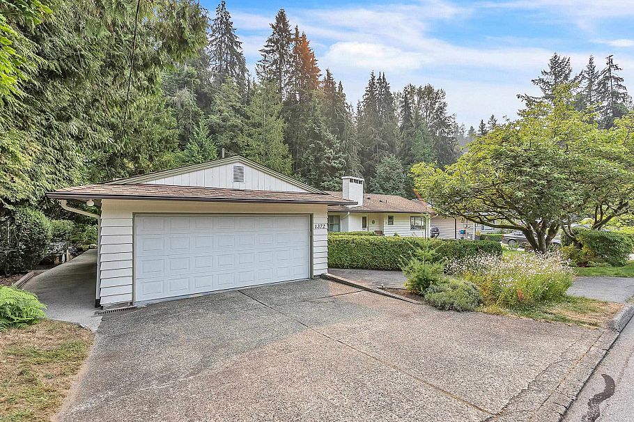 1372 Riverside Drive North Vancouver, BC - 3