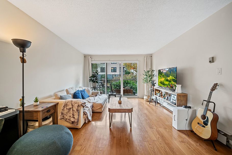 229 2033 Triumph Street Vancouver, BC - 4