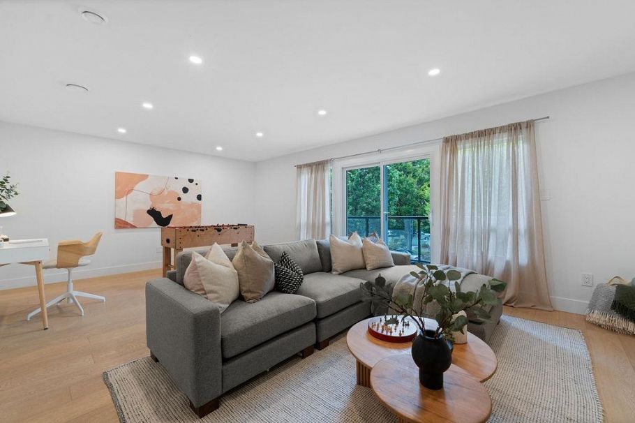 466 E 37th Avenue Vancouver, BC - 17