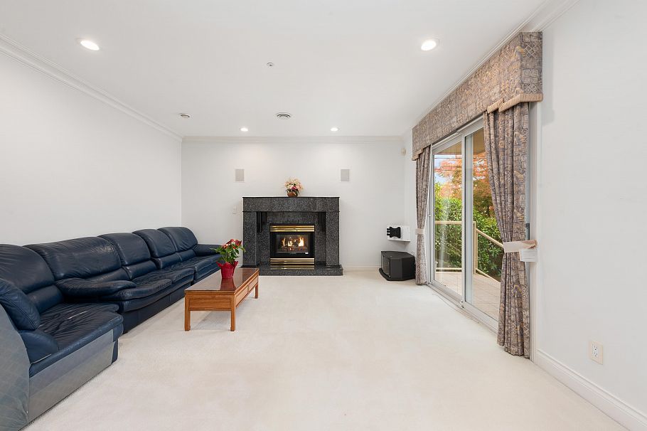 1363 W 51 Avenue Vancouver, BC - 14