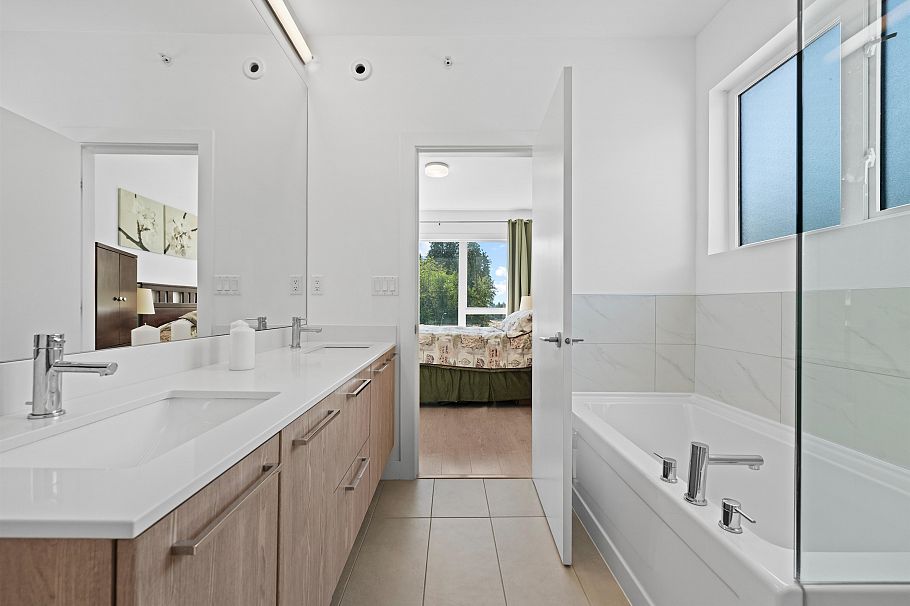 54 3597 Malsum Drive North Vancouver, BC - 20