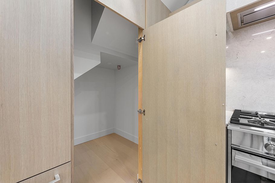 2 2136 E 10th Avenue Vancouver, BC - 15