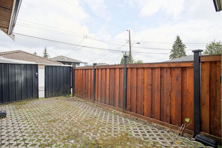 1371 E 20th Avenue Vancouver, BC - 29