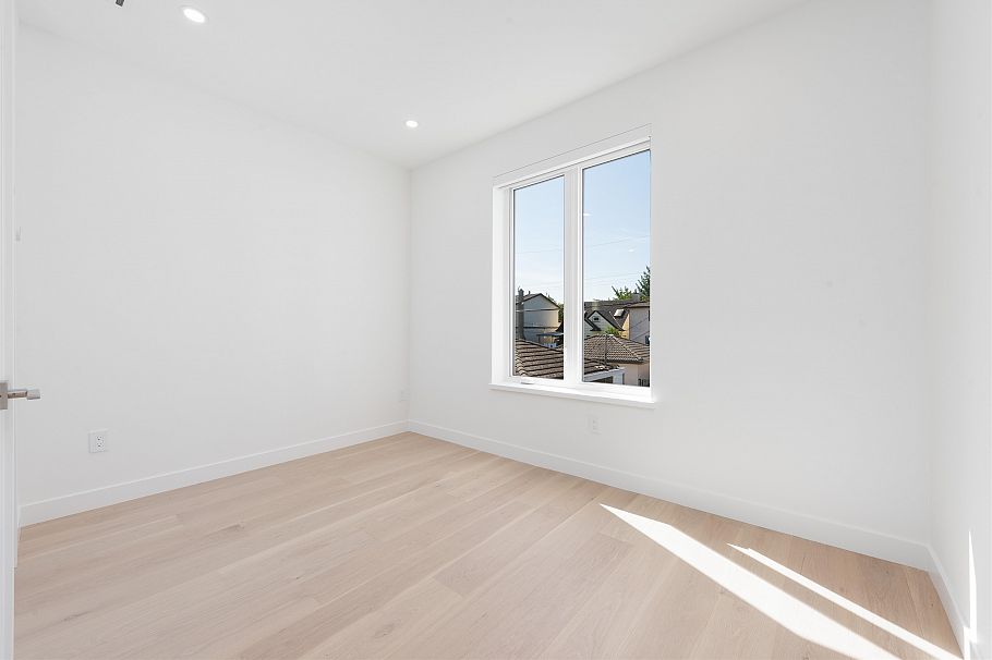 2 2750 W 19th Avenue Vancouver, BC - 26