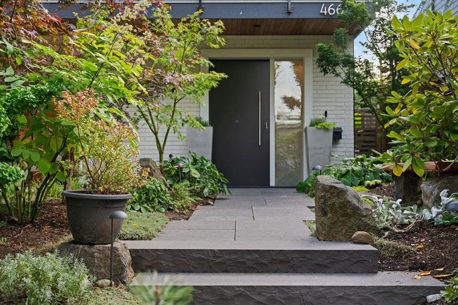 466 E 37th Avenue Vancouver, BC - 38