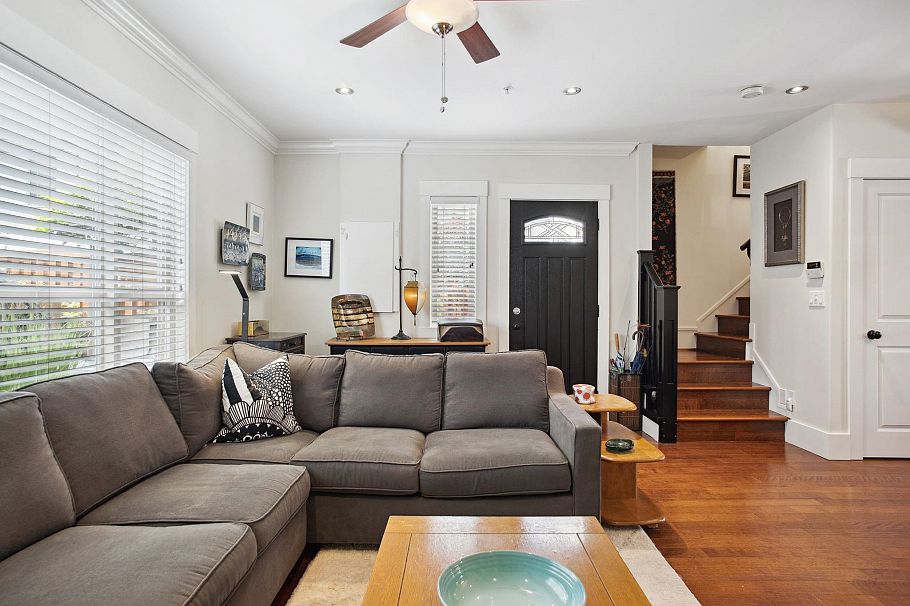 1371 E 20th Avenue Vancouver, BC - 8