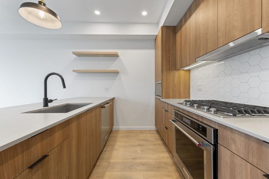 2 533 E 3rd Street North Vancouver, BC - 9