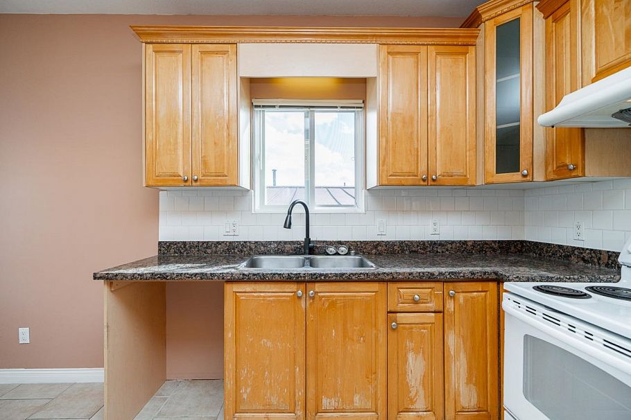 2887 E Georgia Street Vancouver, BC - 9