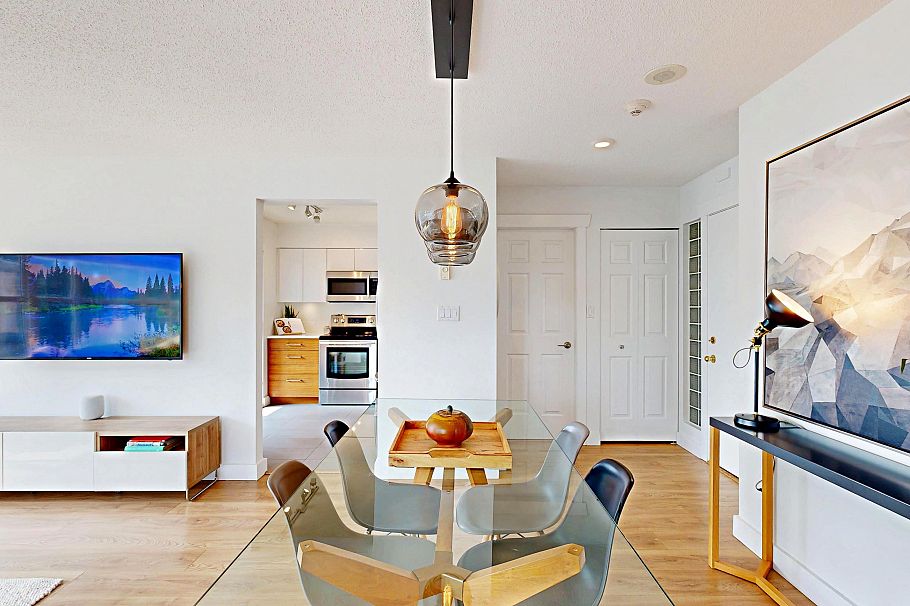 603 1555 Eastern Avenue North Vancouver, BC - 2