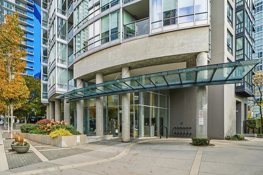 906 1438 Richards Street Vancouver, BC - 25