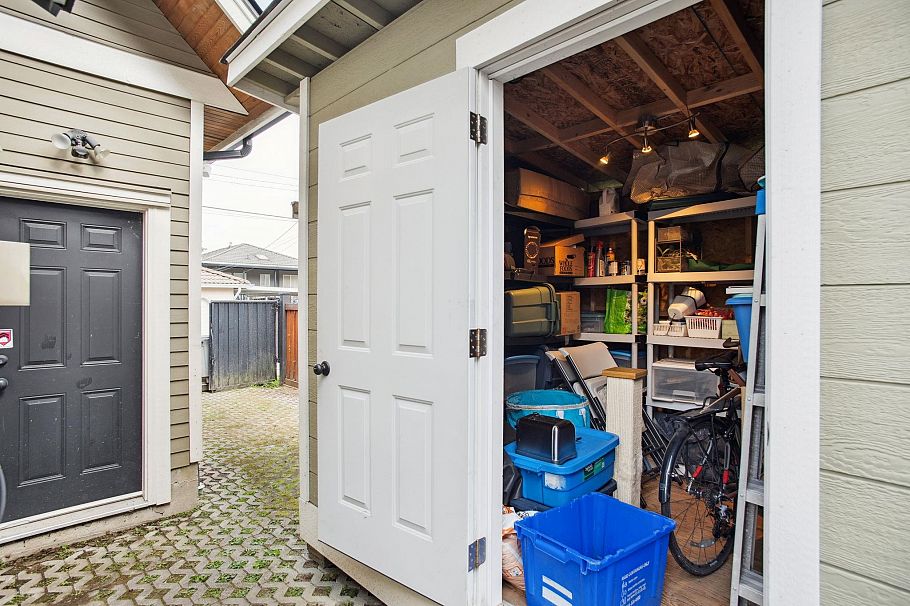 1371 E 20th Avenue Vancouver, BC - 27