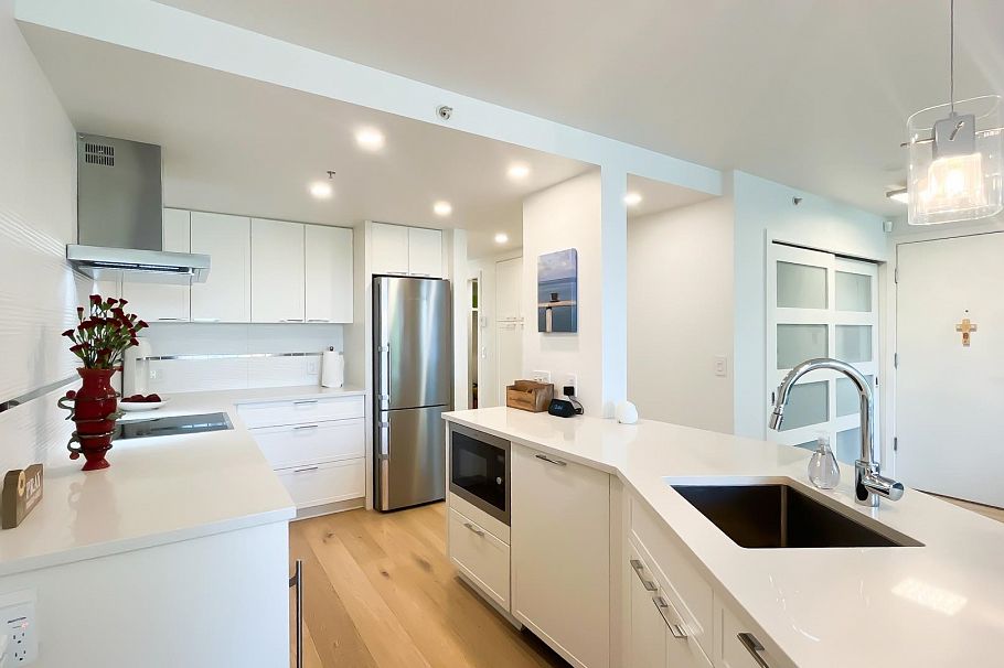 502 1388 Homer Street Vancouver, BC - 2