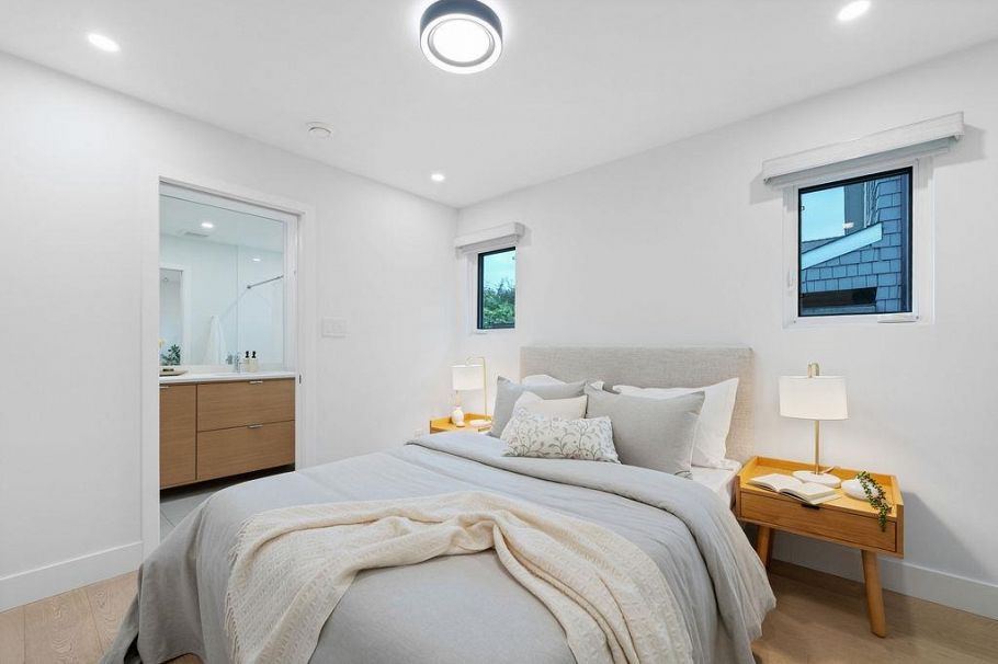 466 E 37th Avenue Vancouver, BC - 26