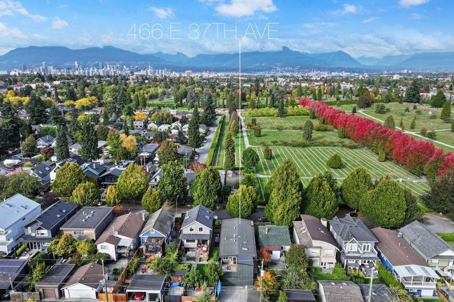 466 E 37th Avenue Vancouver, BC - 40