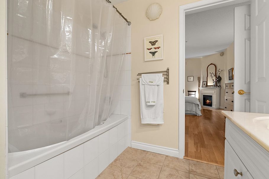 212 360 E 36th Avenue Vancouver, BC - 30