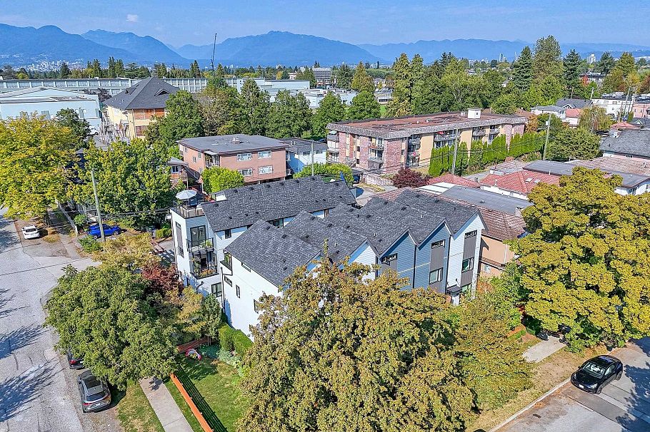 5962 St. George Street Vancouver, BC - 26