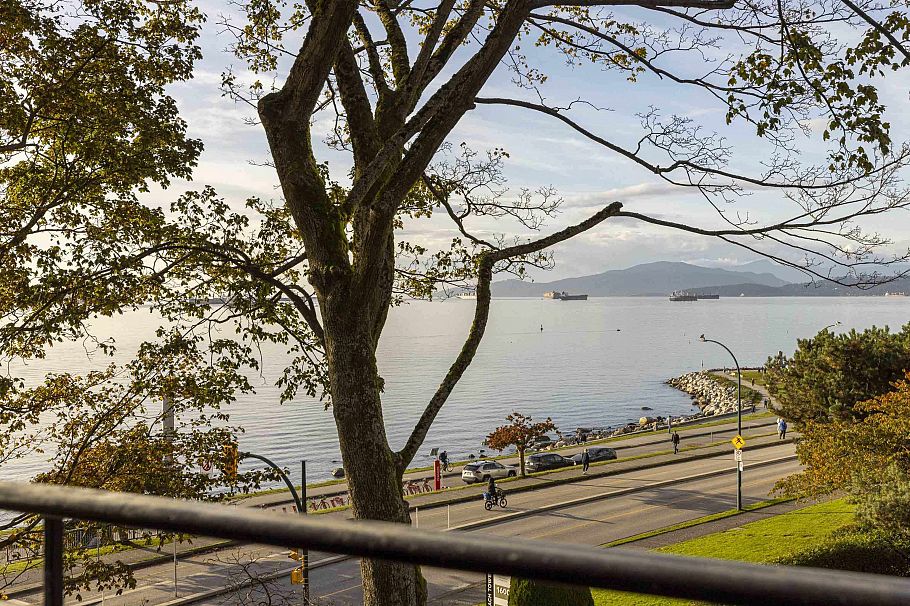 402 1575 Beach Avenue Vancouver, BC - 25