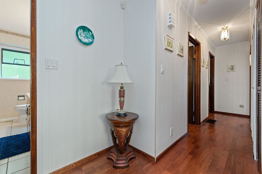 3772 Dollarton Highway North Vancouver, BC - 20