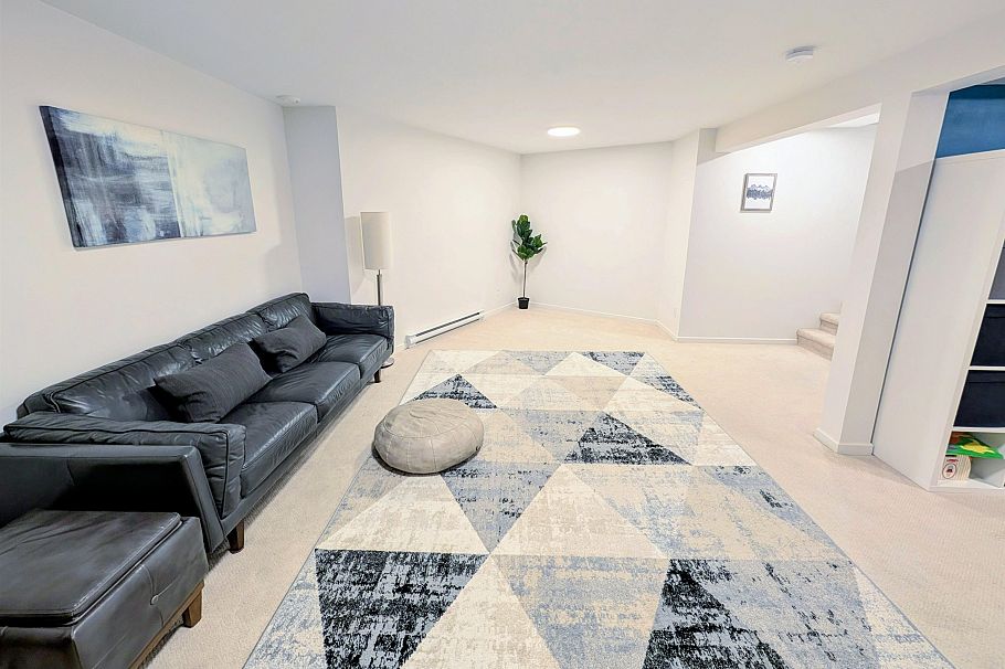 1 252 W 13th Street North Vancouver, BC - 28