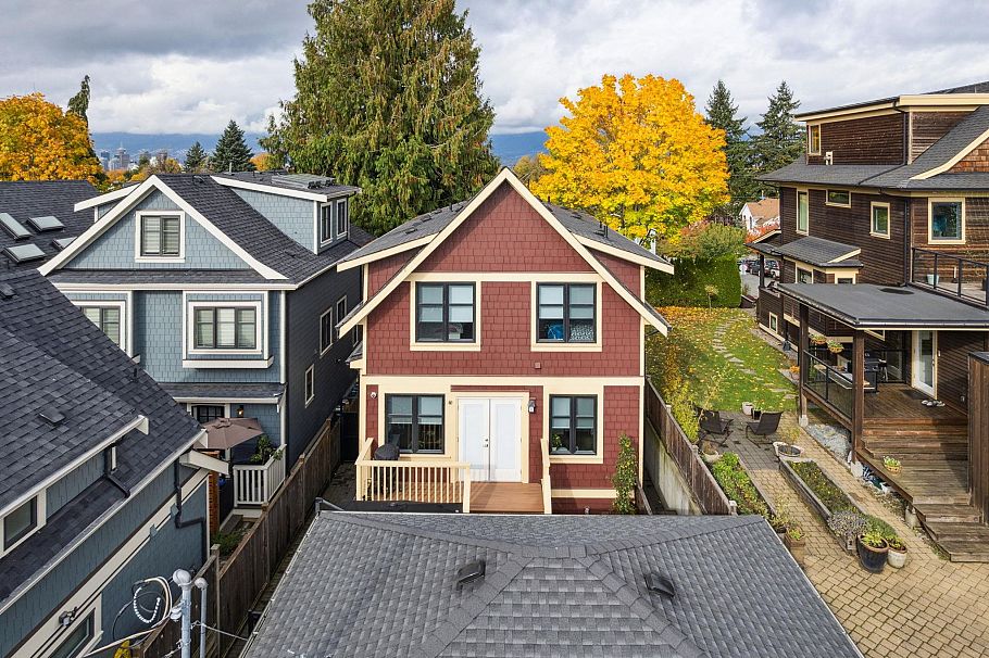 764 E 14th Avenue Vancouver, BC - 36