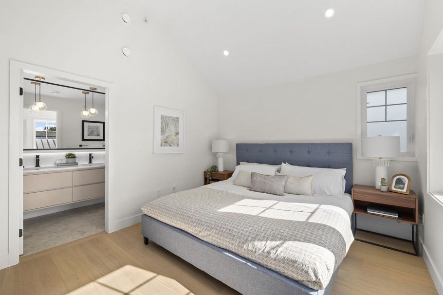 2436 W 49th Avenue Vancouver, BC - 23