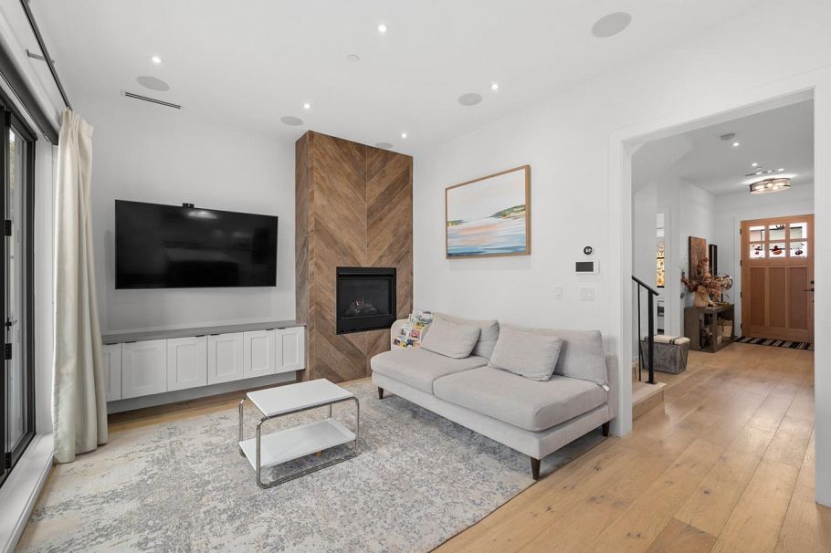 3363 W 15th Avenue Vancouver, BC - 13