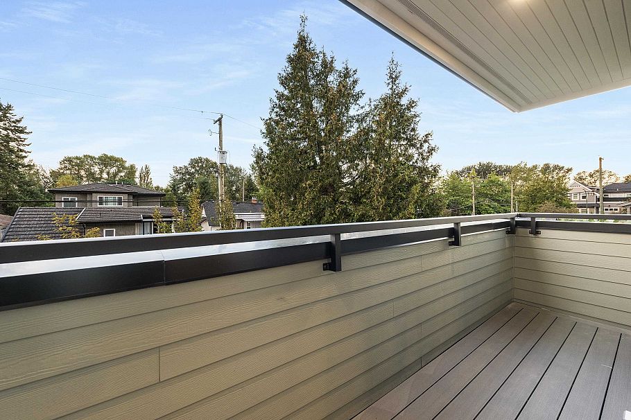 2 2136 E 10th Avenue Vancouver, BC - 26