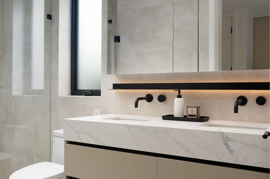 2 4018 W 21st Avenue Vancouver, BC - 5