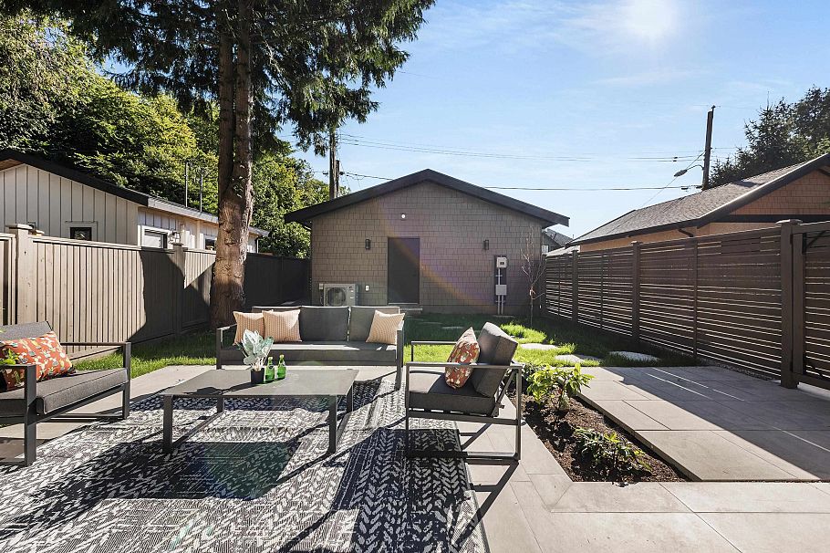 2 2626 W 41st Avenue Vancouver, BC - 27