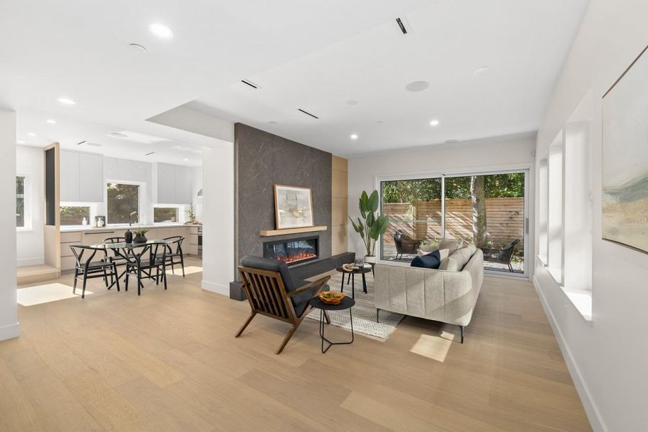 2430 W 49th Avenue Vancouver, BC - 2