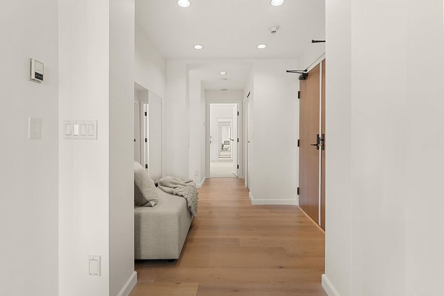 701 5850 Balsam Street Vancouver, BC - 4