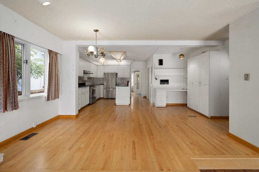 2676 W 33rd Avenue Vancouver, BC - 15