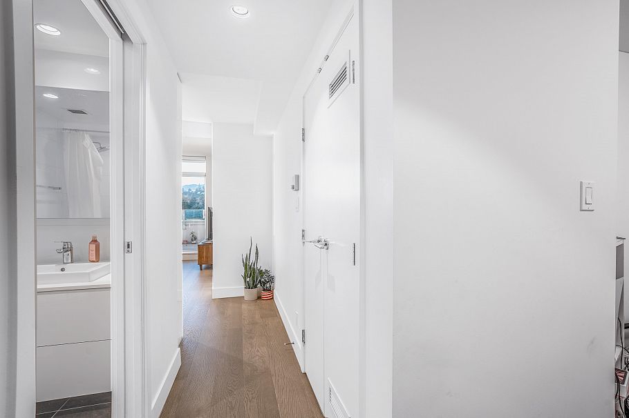 306 1675 Lions Gate Lane North Vancouver, BC - 17