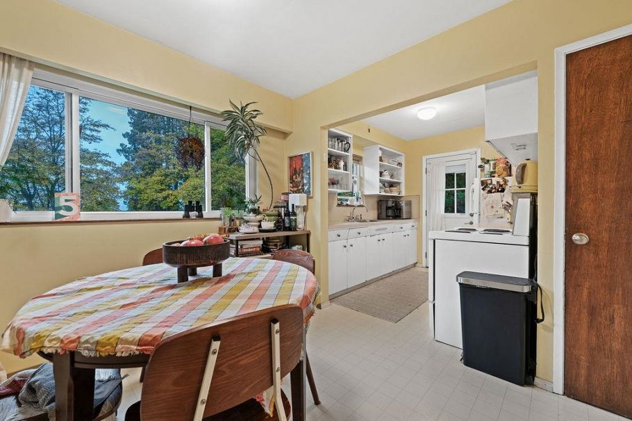 3605 Oxford Street Vancouver, BC - 12