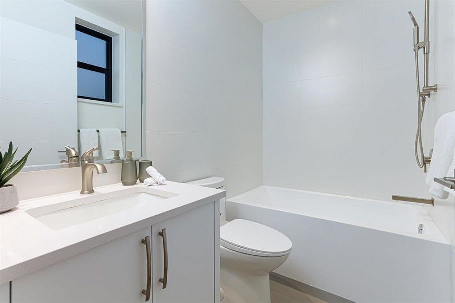 1943 E 6th Avenue Vancouver, BC - 14