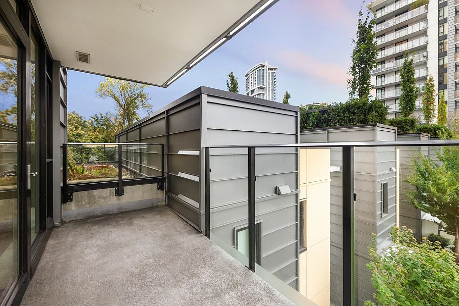 502 1401 Hunter Street North Vancouver, BC - 17