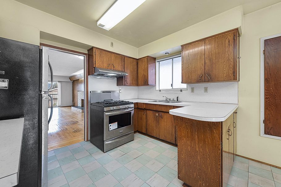 3220 E 19th Avenue Vancouver, BC - 30