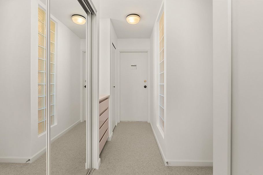 701 5850 Balsam Street Vancouver, BC - 32