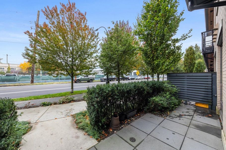 2 533 E 3rd Street North Vancouver, BC - 28