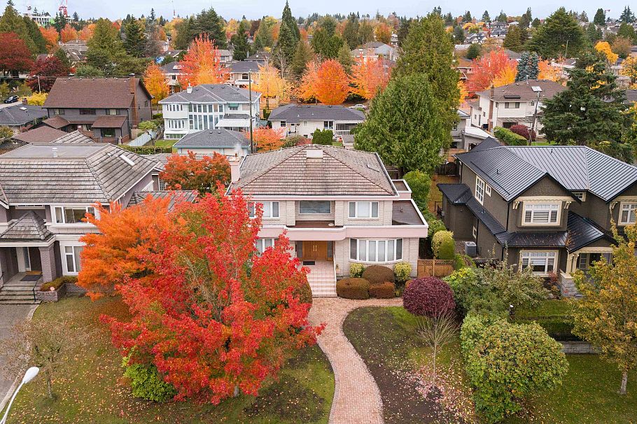 1363 W 51 Avenue Vancouver, BC - 4