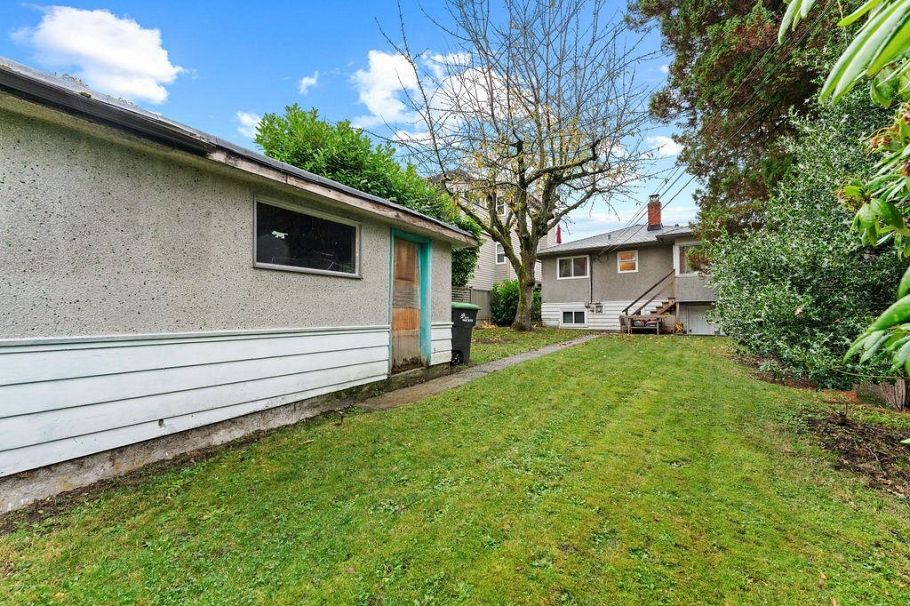 3605 Oxford Street Vancouver, BC - 27