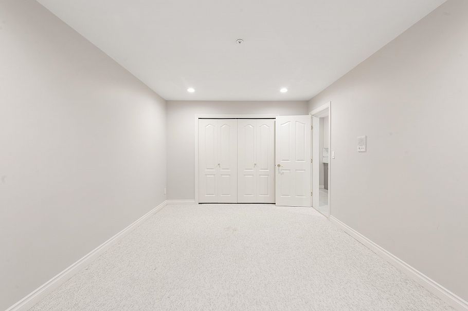 1363 W 51 Avenue Vancouver, BC - 32