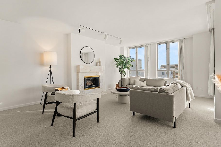 701 5850 Balsam Street Vancouver, BC - 5