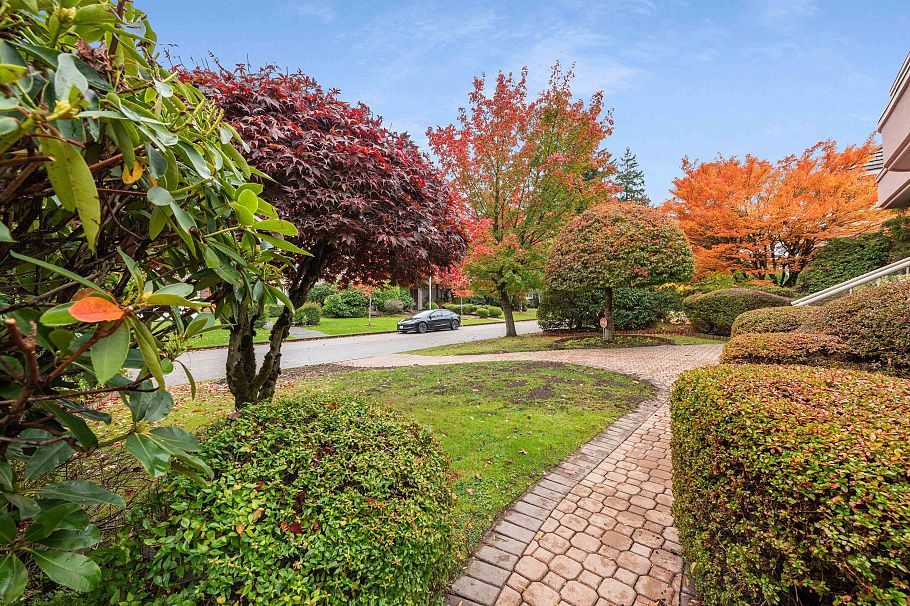 1363 W 51 Avenue Vancouver, BC - 3