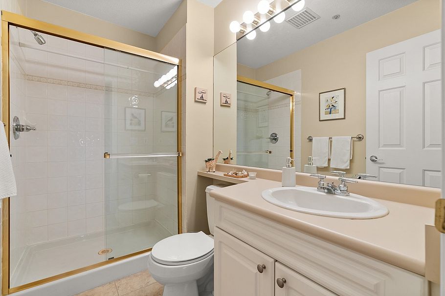 212 360 E 36th Avenue Vancouver, BC - 34